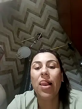 vanessa-titisM online show from May 13, 2026, 1:45 am