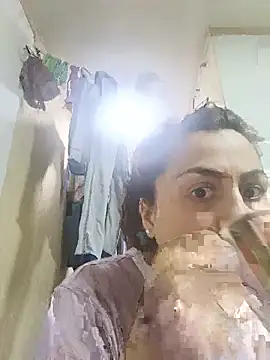 vanessa-titisM online show from May 22, 2026, 2:31 am