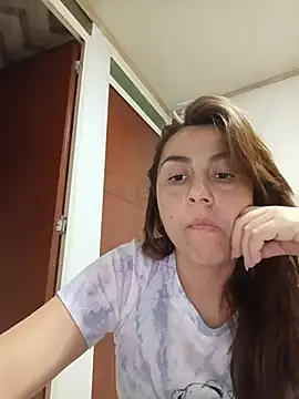Snapshot of vanessa-titisM chatting on July 30, 2026, 2:43 am vanessa-titisM online show from July 30, 2026, 2:43 am