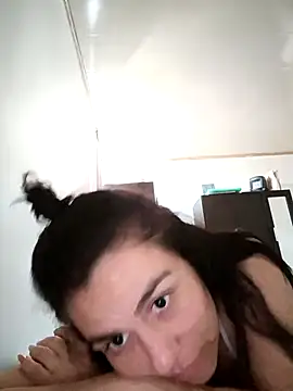 vanessa-titisM online show from November 23, 2025, 6:40 pm