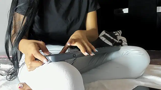 Snapshot of Maeve6721 chatting on October 15, 2025, 12:35 pm Maeve6721 online show from October 15, 2025, 12:35 pm