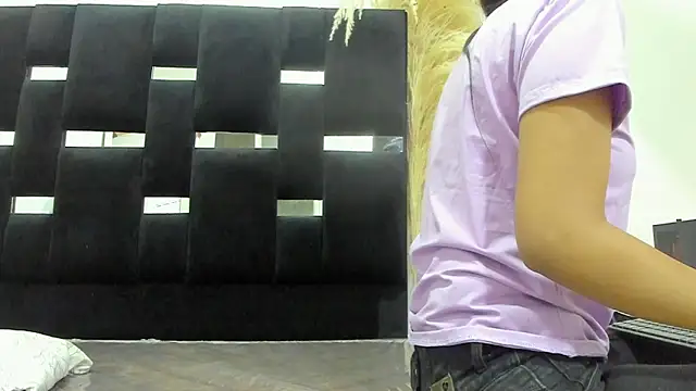 Snapshot of Maeve6721 chatting on October 7, 2025, 11:22 am Maeve6721 online show from October 7, 2025, 11:22 am