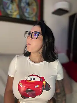 GabyMejiaa online show from December 3, 2025, 1:06 am