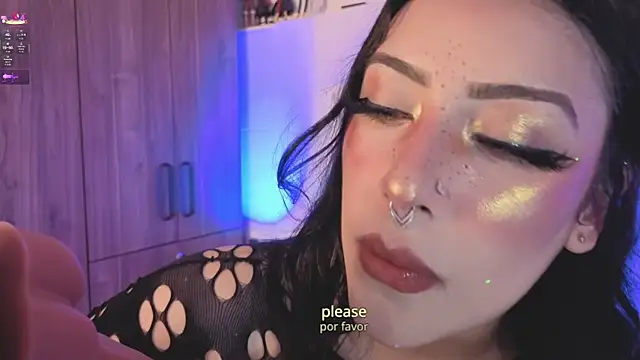 ashlynnlowe  online show from July 23, 2026, 9:44 pm