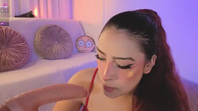 ashlynnlowe  online show from February 27, 2026, 10:20 pm