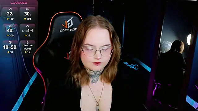 Snapshot of Alice_Linger chatting on September 14, 2025, 3:34 pm Alice Linger online show from September 14, 2025, 3:34 pm