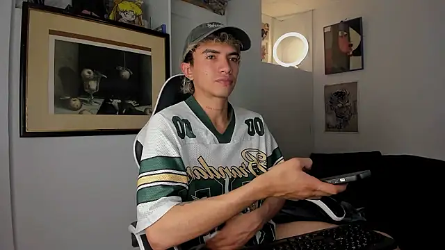 guynextdo0r online show from January 15, 2026, 11:19 pm