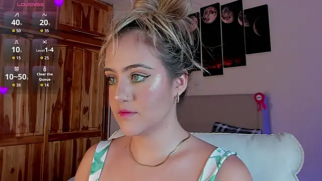 MaryMoon  online show from September 28, 2025, 9:22 pm