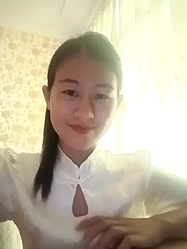 Snapshot of luy-xinh02 chatting on September 21, 2025, 2:06 am luy-xinh02 online show from September 21, 2025, 2:06 am