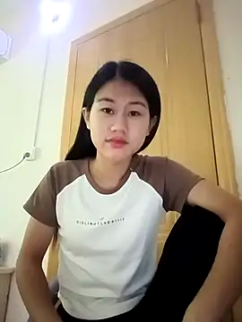 Snapshot of luy-xinh02 chatting on October 3, 2025, 2:48 am luy-xinh02 online show from October 3, 2025, 2:48 am