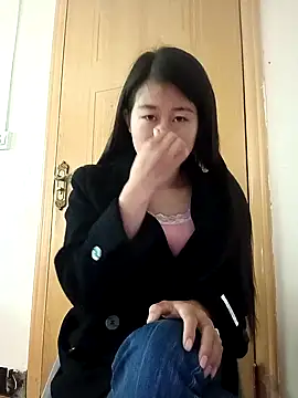 Snapshot of luy-xinh02 chatting on November 1, 2025, 3:57 am luy-xinh02 online show from November 1, 2025, 3:57 am