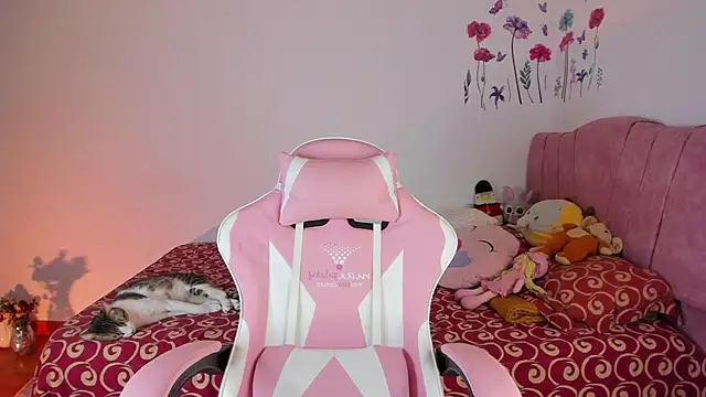 maddy parker   online show from June 16, 2026, 9:37 pm
