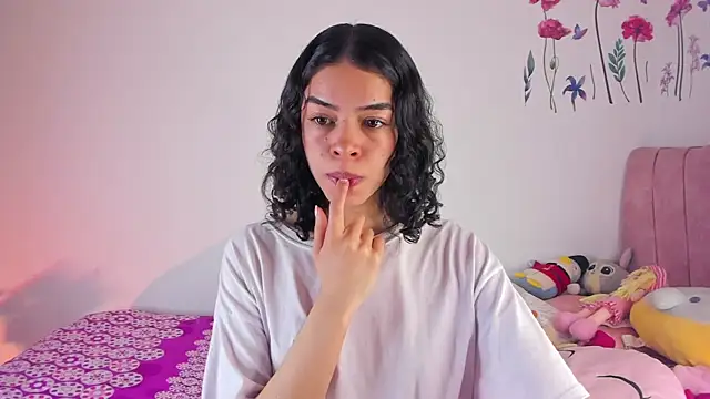 maddy parker   online show from April 16, 2026, 8:42 pm
