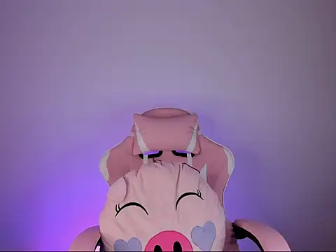 maddy parker   online show from October 3, 2025, 7:59 pm