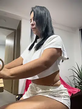 IrisDuvall online show from May 27, 2026, 9:49 am