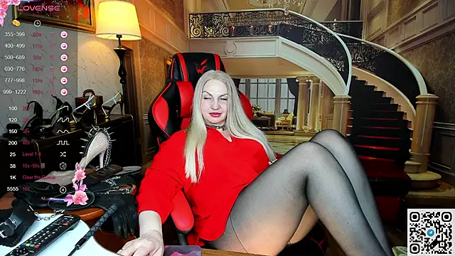 Nina Devillle online show from March 6, 2026, 8:04 pm