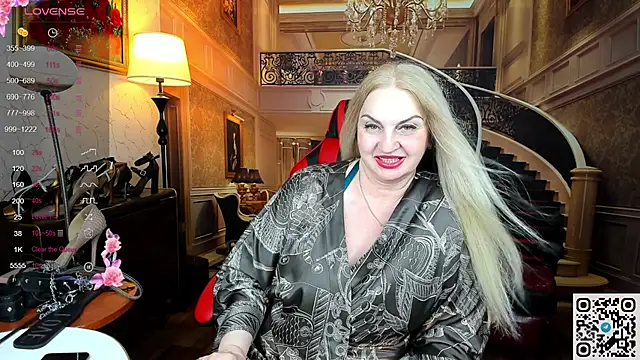 Nina Devillle online show from June 11, 2026, 8:55 am