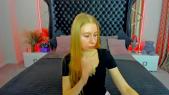 Alina Blonde online show from June 20, 2026, 5:34 am