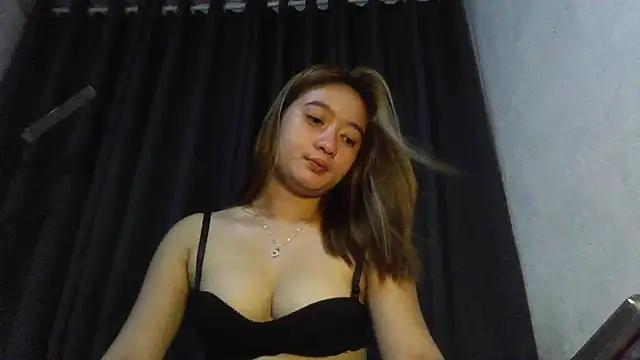 Elysia Fox online show from May 16, 2026, 9:52 am