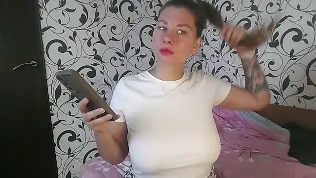 YourEmilie online show from October 23, 2025, 9:52 am