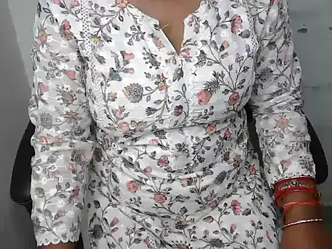 Snapshot of bold_naina chatting on October 3, 2025, 3:52 am bold naina online show from October 3, 2025, 3:52 am