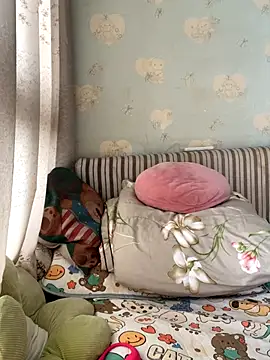 xiuchun100 online show from October 14, 2025, 7:09 am