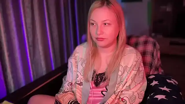 BikiHellena online show from November 7, 2025, 6:40 am