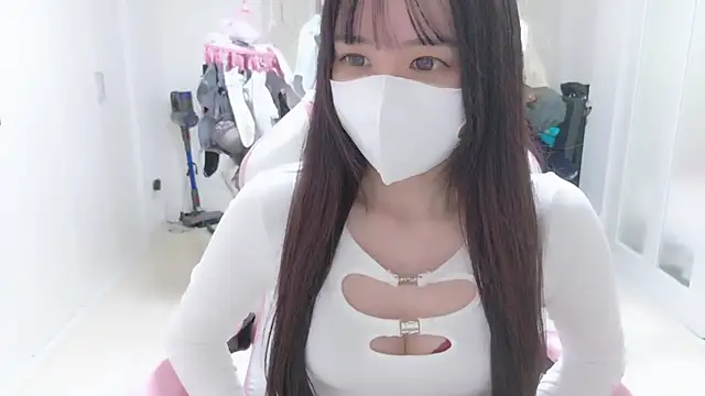  Mia land  online show from February 25, 2026, 2:39 pm