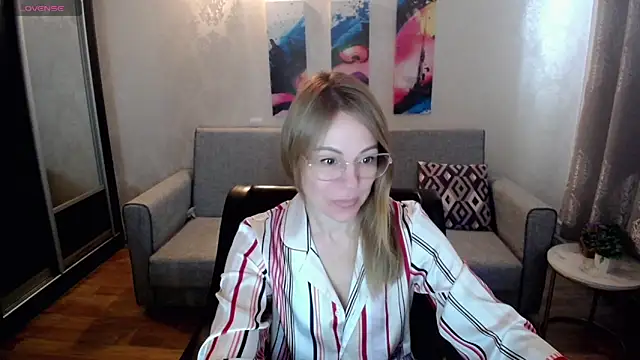 shy hot cat online show from October 21, 2025, 6:24 am