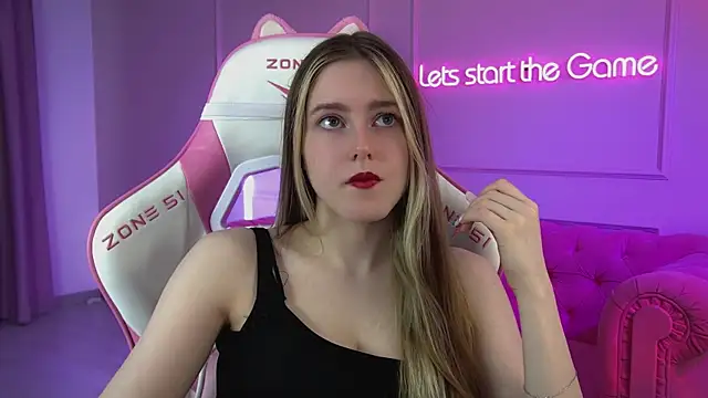 Snapshot of LexiBookwell chatting on May 7, 2026, 6:28 am LexiBookwell online show from May 7, 2026, 6:28 am