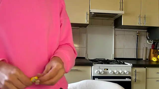 MartaLuna  online show from March 22, 2026, 10:39 am