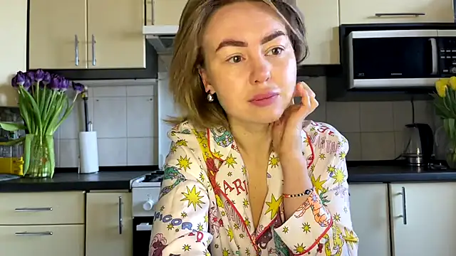 MartaLuna  online show from March 10, 2026, 8:51 am