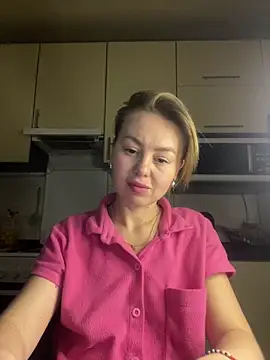 MartaLuna  online show from February 17, 2026, 9:01 pm