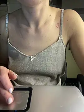 MartaLuna  online show from February 1, 2026, 9:13 pm