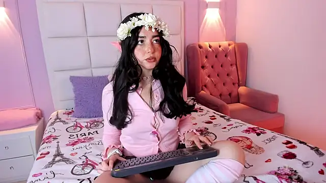Ashleypetit online show from August 7, 2026, 1:28 pm