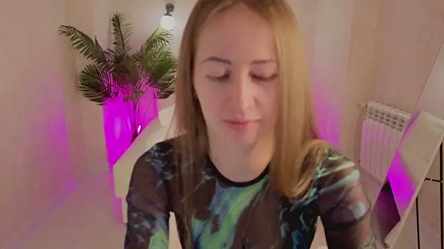 Snapshot of bella_li__ chatting on February 9, 2026, 1:47 am bella li online show from February 9, 2026, 1:47 am