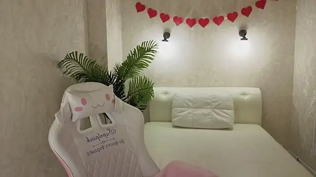 Snapshot of bella_li__ chatting on February 18, 2026, 1:36 am bella li online show from February 18, 2026, 1:36 am