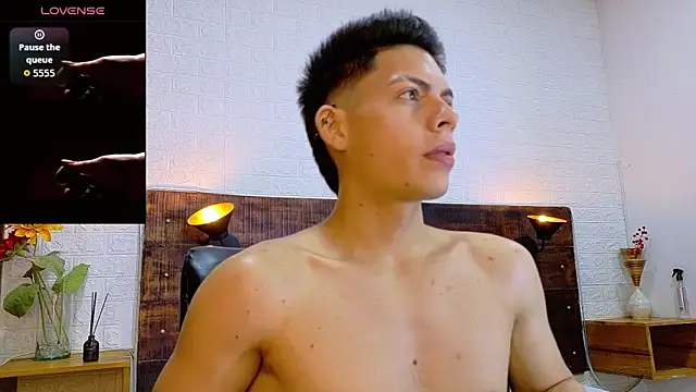 JhosuaVega online show from October 23, 2025, 9:13 pm