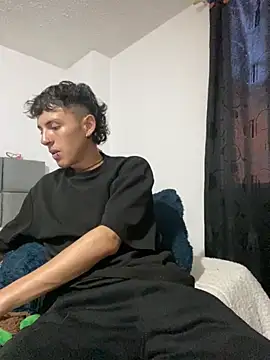 NaytonFreeman online show from October 1, 2025, 10:13 pm