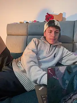 NaytonFreeman online show from December 18, 2025, 11:25 am