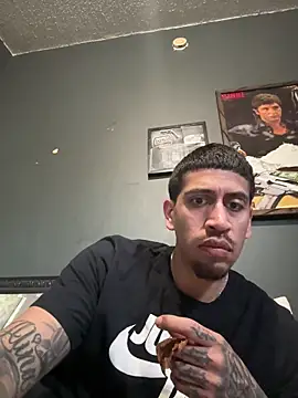 Snapshot of busnfatnutsLildee chatting on February 10, 2026, 12:53 am busnfatnutsLildee online show from February 10, 2026, 12:53 am