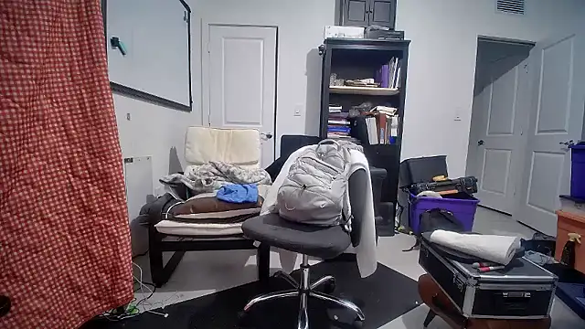 jasoncali305 online show from November 20, 2025, 4:35 am