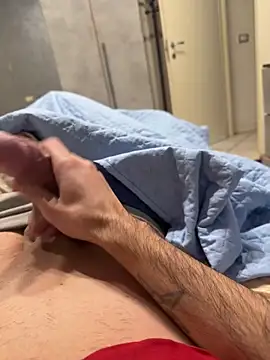 alexbergo87 online show from February 2, 2026, 10:31 pm