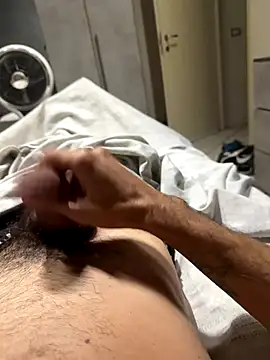 alexbergo87 online show from September 17, 2025, 7:38 pm