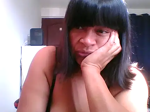 adri89-g online show from December 1, 2025, 1:12 pm