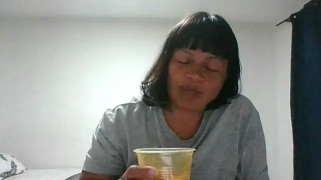 adri89-g online show from March 1, 2026, 3:39 am