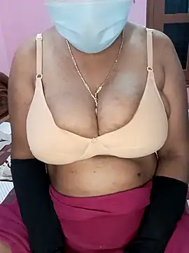 Snapshot of KannadaTamilTeluguBeauty chatting on February 15, 2026, 10:20 pm KannadaTamilTeluguBeauty online show from February 15, 2026, 10:20 pm