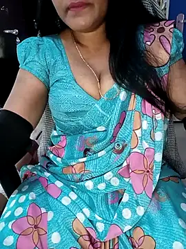 Snapshot of KannadaTamilTeluguBeauty chatting on February 18, 2026, 9:39 am KannadaTamilTeluguBeauty online show from February 18, 2026, 9:39 am