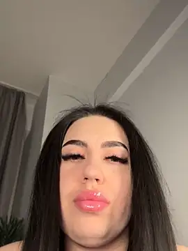 Snapshot of Andrestarr chatting on March 3, 2026, 6:26 pm Andrestarr online show from March 3, 2026, 6:26 pm