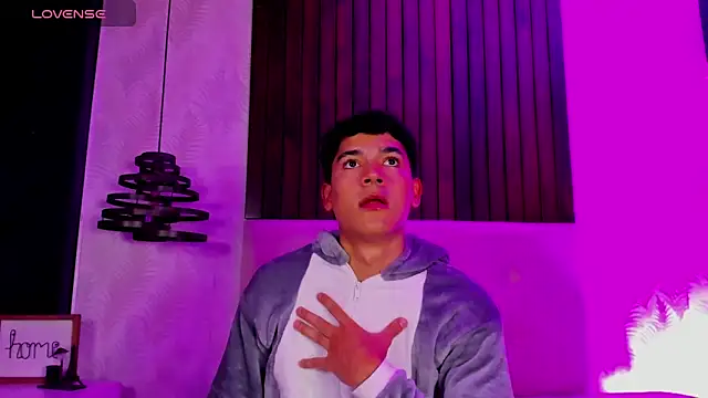 SandroVeyra online show from October 5, 2025, 3:52 am